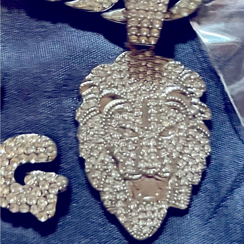 Stainless/cubic pendant